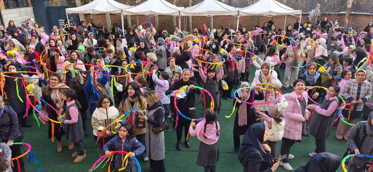 مراسم گرامیداشت روز مادر در دبستان ندا